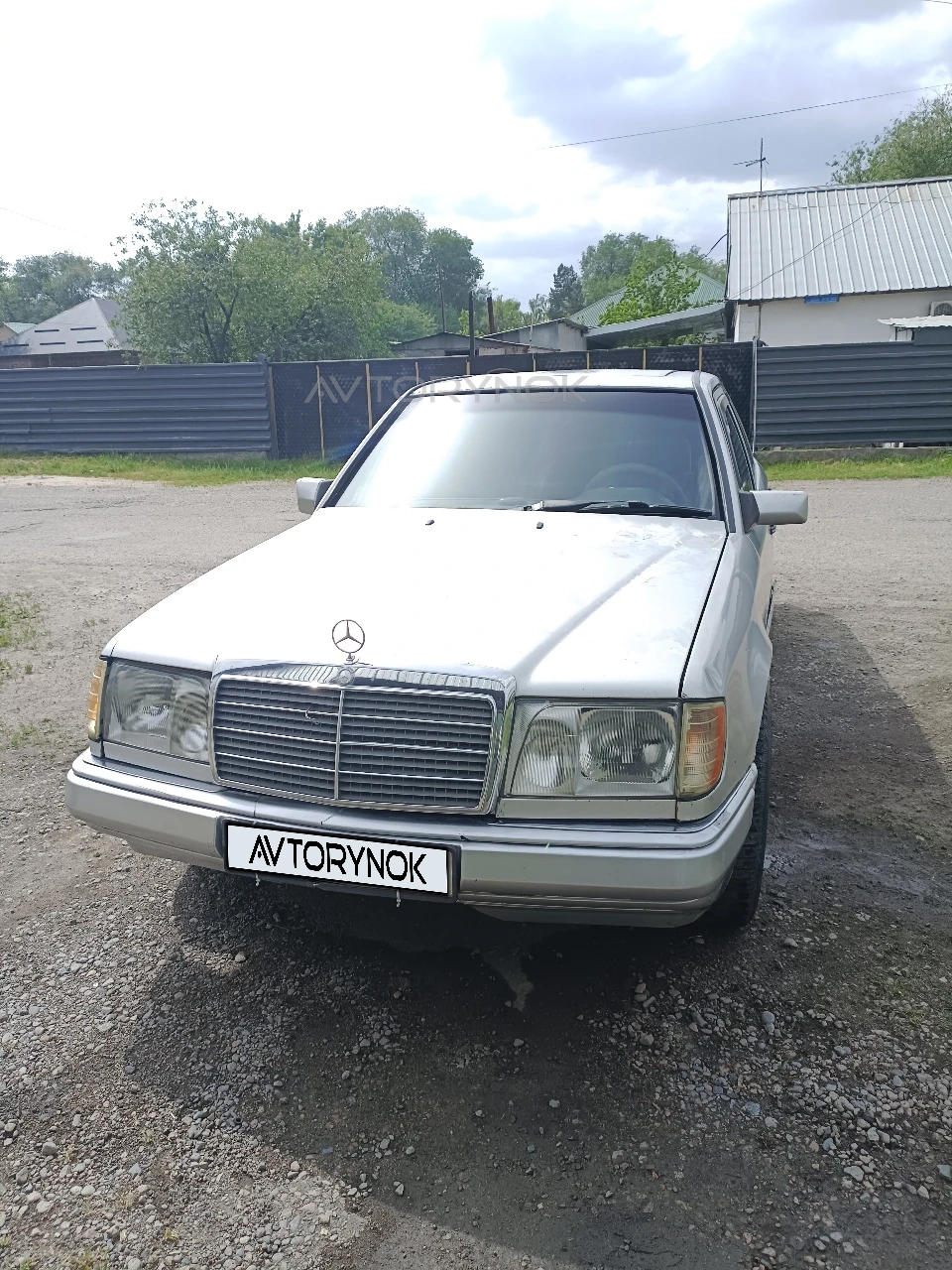 Mercedes-Benz E-Class, 1987