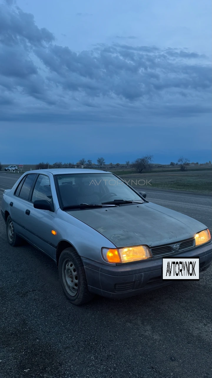 Nissan Sunny, 1992